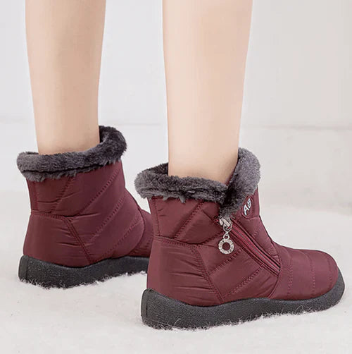Kit Conforto Pollar - Bota, Touca e Cachecol Peluciados (OFERTA DE INVERNO)
